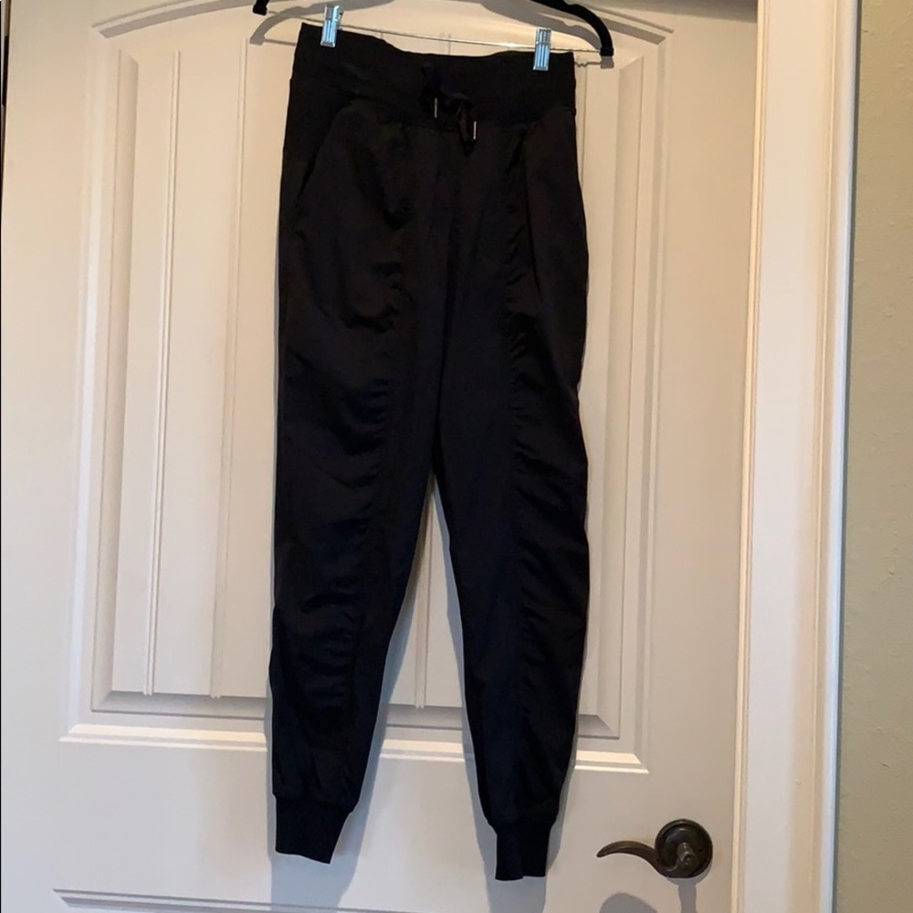 Lululemon black joggers.